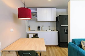 Fridge, microwave, oven, coffee/tea maker