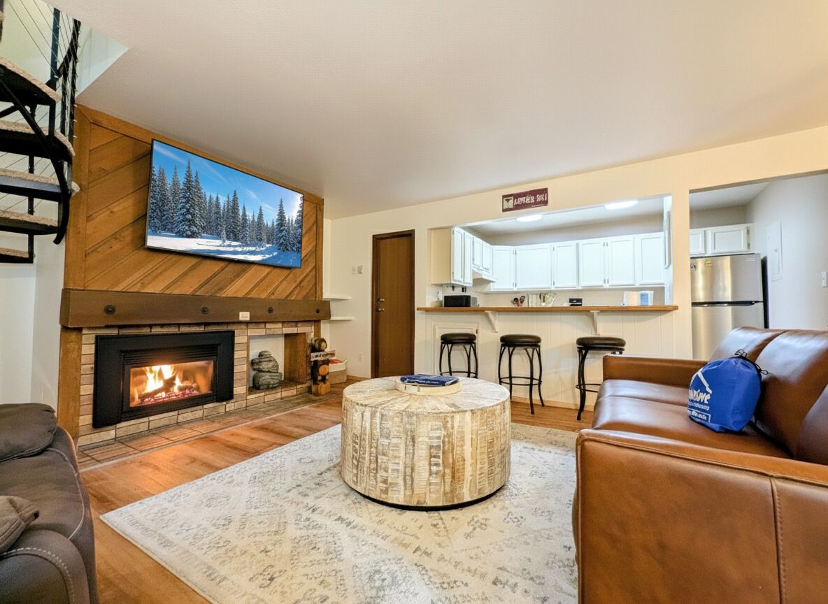 Smart TV, fireplace