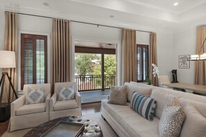 Smart TV, stereo - Kingston Cottage – Mediterranean-Inspired Retreat in Rosemary Beach (Rosemary Beach)