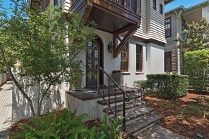 Exterior detail - Kingston Cottage – Mediterranean-Inspired Retreat in Rosemary Beach (Rosemary Beach)