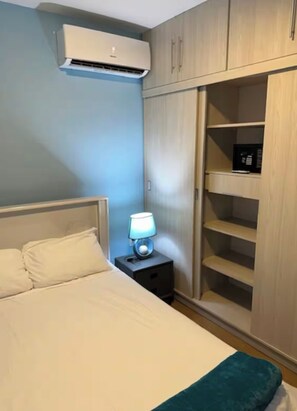 2 chambres, fer et planche à repasser, Wi-Fi, draps fournis