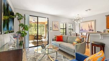 Villa, 4 Bedrooms | Living area