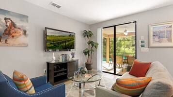 Villa, 4 Bedrooms | Living area