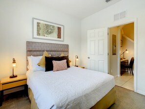 4 bedrooms, laptop workspace, iron/ironing board, free WiFi