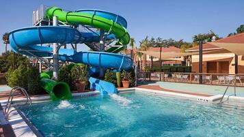 Zwembad | Een buitenzwembad