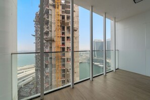 Property grounds - FIRST CLASS | 1BR |  Waterfront Bliss (Al Maryah Island)
