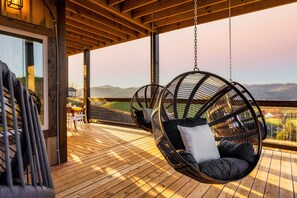 Cabin, 4 Bedrooms | Outdoor dining