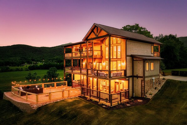 Cabin, 4 Bedrooms | Exterior