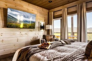 Cabin, 4 Bedrooms | 4 bedrooms, free WiFi