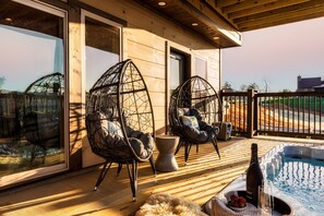 Cabin, 4 Bedrooms | Terrace/patio