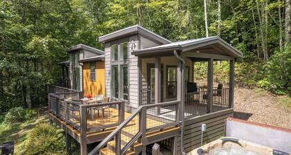 High Hollow Cottage: Modern Tiny Home with Hot Tub and Fire Pit