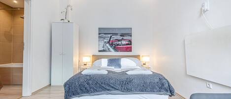 2 bedrooms, WiFi, bed sheets