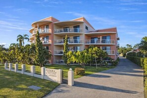 Exterior - Townsville 2BR Apartment Near The Strand with Pool & Castle Hill Views (North Ward)