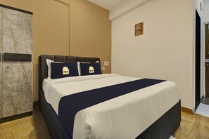 Room - Super Collection O Grey House (Pune)