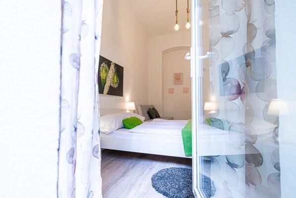 3 bedrooms, free WiFi, bed sheets
