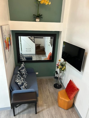 Condo, 2 Bedrooms, Accessible, City View | Living area