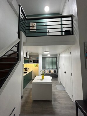 คอนโด, 2 ห้องนอน, พร้อมสิ่งอำนวยความสะดวกสำหรับผู้พิการ, วิวเมือง | ภายใน