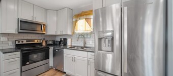 Charming 2-bedroom house in lovely Columbus with AC