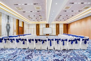 House | Meeting facility