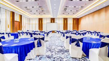 House | Meeting facility