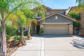 House | 5 bedrooms, Internet