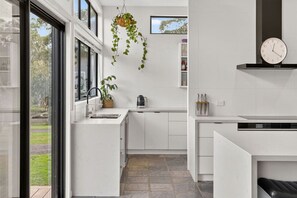 Fridge, microwave, oven, cookware/dishes/utensils