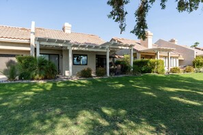 Exterior - Palm Desert Resort Condo | Golf & Pond Views (Palm Desert)