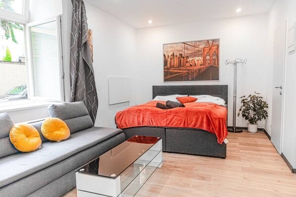 1 bedroom, WiFi, bed sheets