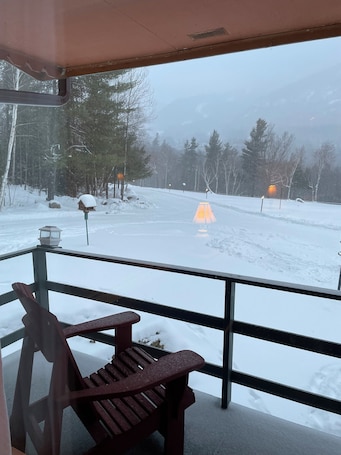 Property grounds. Ledgerock at Whiteface - Deluxe Double Room