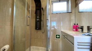 Unclassified image, 2 of 10, button - Casa do Rio, Algarve, charming renovated traditional house, ideal location (Parchal)