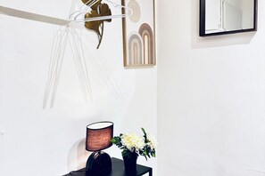 Interior - Elegant 5-BR Home • Ideal for Groups & Families (Vienna)