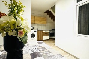 Interior - Elegant 5-BR Home • Ideal for Groups & Families (Vienna)