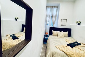 5 bedrooms, bed sheets