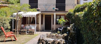 THREE BEDROOM HOUSE WITH GARDEN