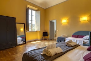 4 bedrooms, desk, iron/ironing board, travel crib