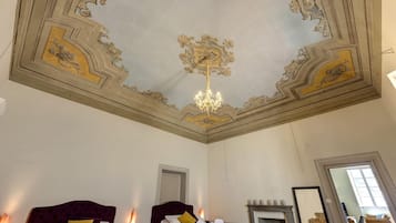 4 bedrooms, desk, iron/ironing board, travel crib