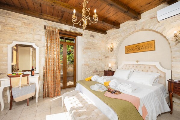 5 bedrooms, iron/ironing board, WiFi, bed sheets - Villa Marcos Chara - Five Bedroom Villa, Sleeps 11 (Asteri)