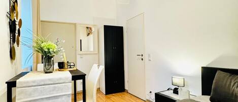 1 soveværelse, strygejern/strygebræt, sengetøj