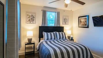 2 bedrooms, iron/ironing board, internet, bed sheets