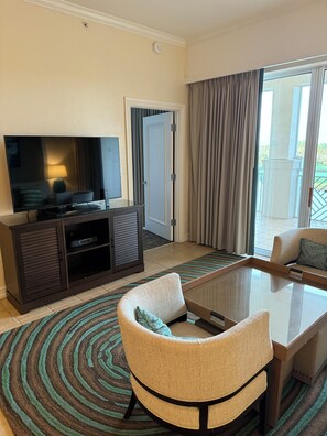 TV connectée, table de tennis de table