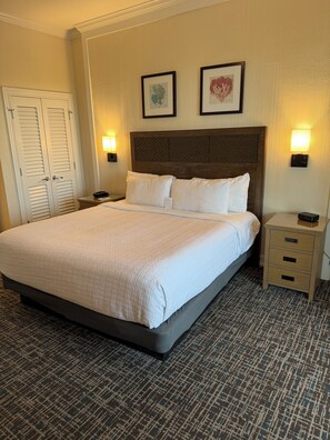 2 bedrooms, in-room safe, iron/ironing board, free WiFi