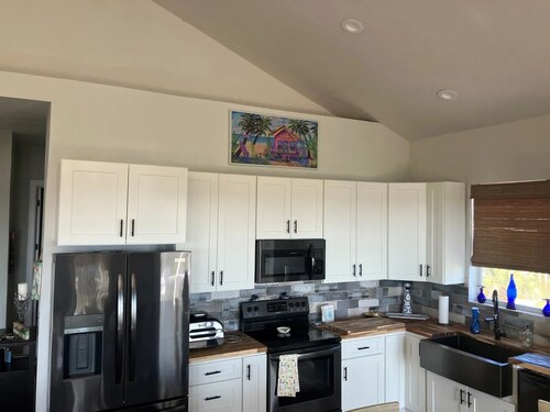 Hilltop House GTC
Exceptional views of Cocoa Bay and  Atlantic Ocean