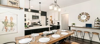 Windsor Farmhouse | Family Fun, Yard & Fireplace