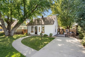 Exterior - Windsor Farmhouse | Family Fun, Yard & Fireplace (Windsor)