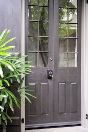 Exterior detail - Luxury Pool House, steps to the French Quarter! (New Orleans)