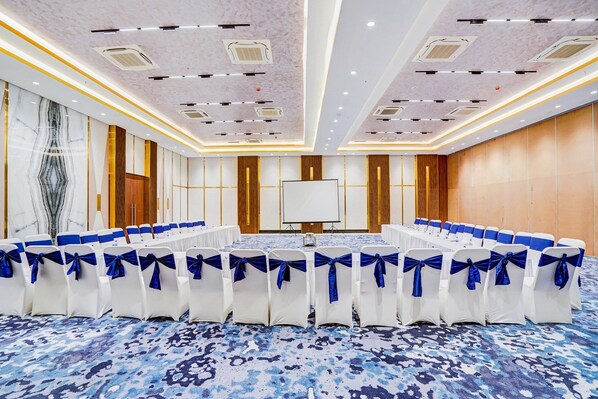 House | Meeting facility