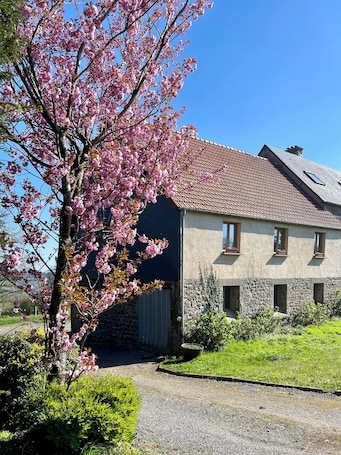Exterior. Gîte Les Aumônes