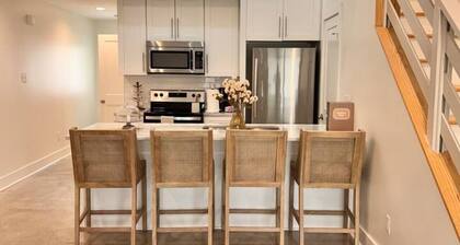 NEW•Festival House•KING Bed•Luxe Amenities•70" TV