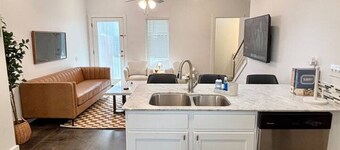 Étouffée House+KING Bed+Luxe Amenities+Fast WiFi