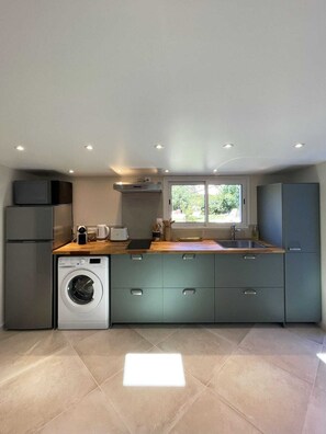Microwave, stovetop